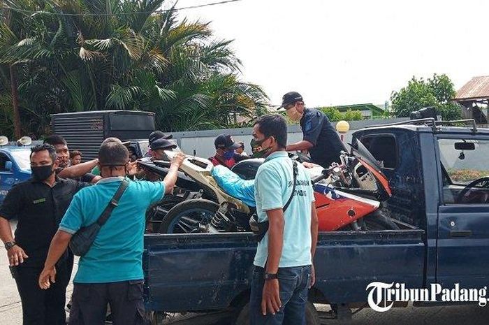 Sejumlah motor dengan tangki modifikasi ditangkap DInas Perdagangan Kota Padang, Kamis (9/7/2020)