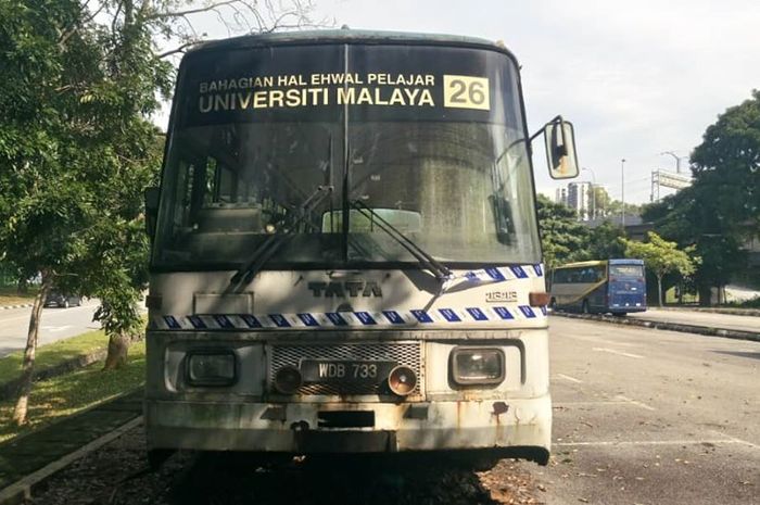Bus TATA bekas angkutan mahasiswa University Malaya