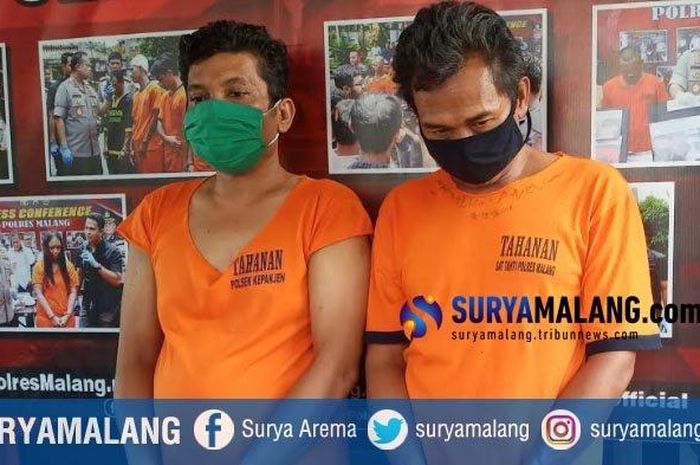 Dua tersangka penyekapan saat dipaparkan dalam rilis di Polres Malang, Kamis (9/7/2020).  
