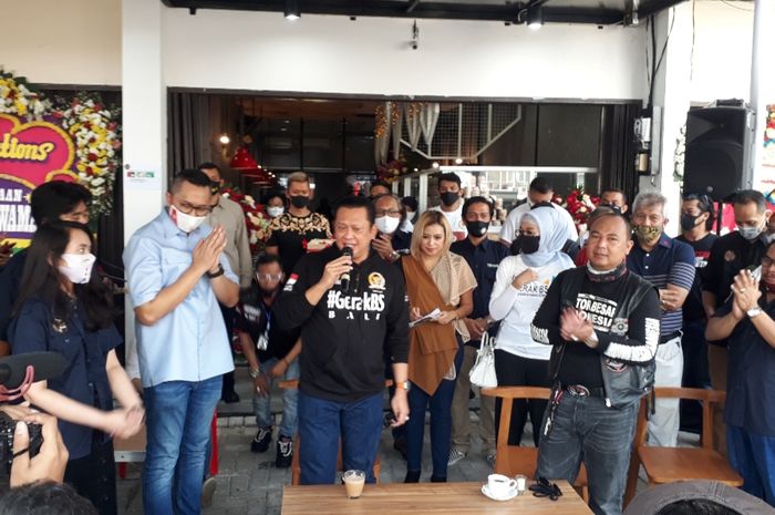 Ketua Umum MPR RI Bambang Soesatyo hadir dalam acara grand opening  Cafe Teh Tarik Aceh