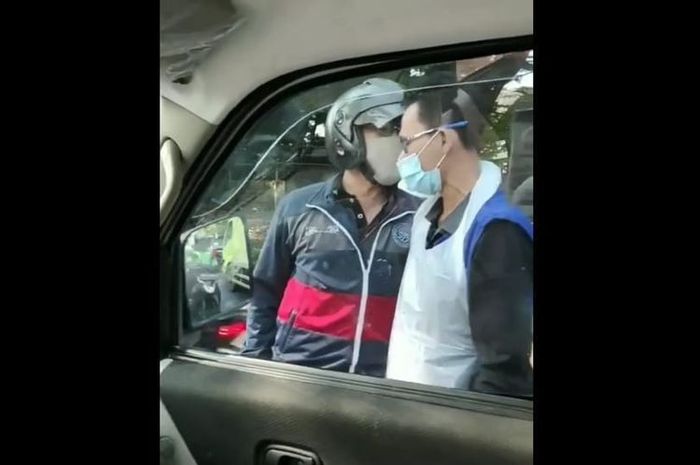 Beredar video rekaman mobil ambulans diadang pengendara motor di wilayah Depok, Sabtu (11/8/2020).