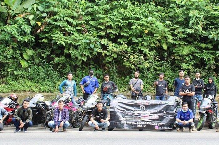 GSX Club Indonesia (GCI) Chapter Banjarbaru yang tergabung dalam Bold Riders Banjarmasin, saat Turing ke Tanjung-Puncak Perbatasan Kalsel-Kaltim.