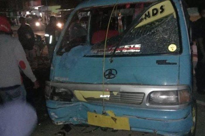 Kecelakaan lalu lintas (Lakalantas) terjadi di persimpangan Jalan Serang Kecamatan Tallunglipu, Kabupaten Toraja Utara, Sulawesi Selatan, Minggu (12/7/2020) malam. 