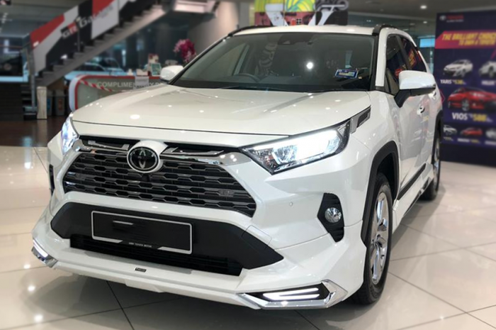 Toyota RAV4 dengan aerokit Modellista dijual di Malaysia