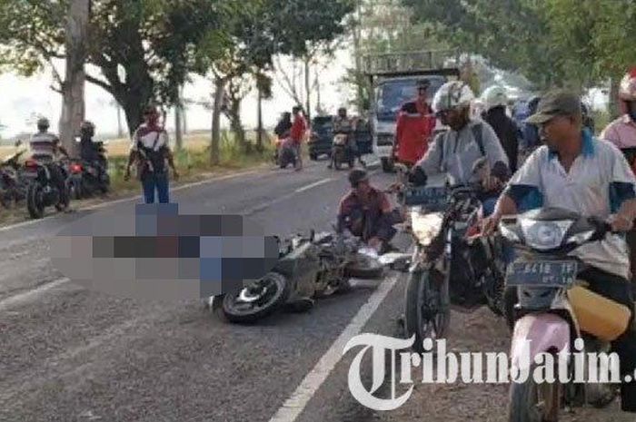 Kondisi lokasi kecelakaan Ahmadi salah satu pegawai Kantor Kecamatan Sreseh, Sampang di Jalan Desa Taman Kecamatan Jrengik Kabupaten Sampang, Madura, Selasa (14/7/2020).  