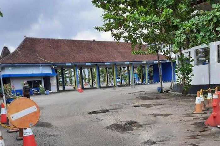 Kondisi Terminal Bus Surodakan, Trenggalek, Jawa Timur.