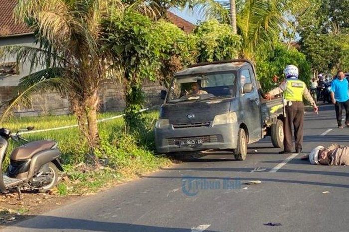 Pengendara Honda Scoopy tekapar di tengah jalan akibat mabuk