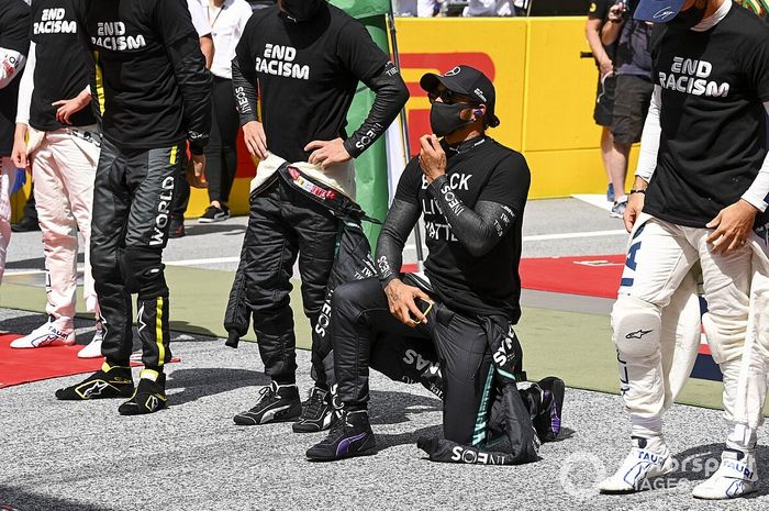 Lewis Hamilton berlutut sebelum jalani race GP F1 Stiria