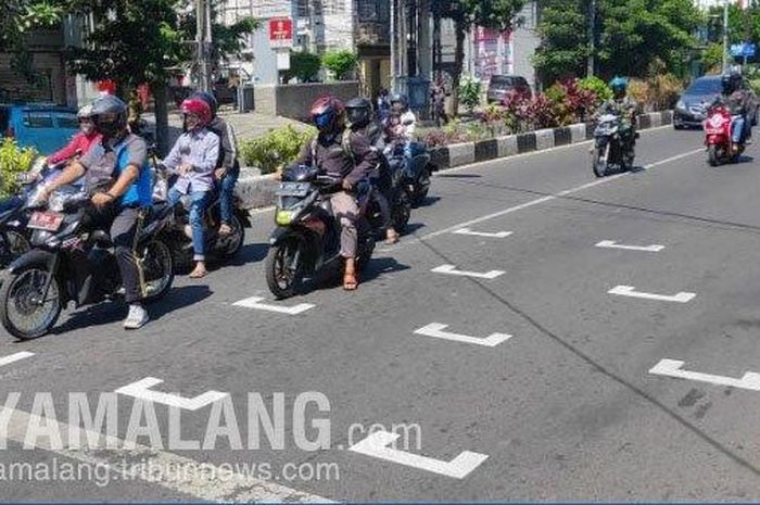 Dishub Kota Malang sudah membuat starting grid ala MotoGP di persimpangan Rajabali dan persimpangan Rampal.