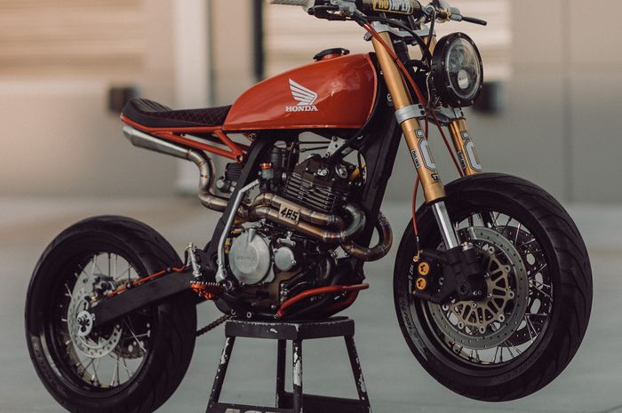 Honda XR400R supermoto