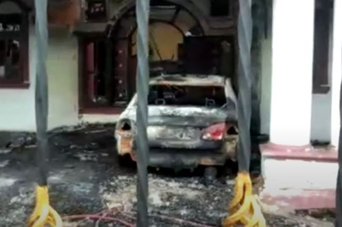 Honda Civic FD milik mantan calon bupati Serdang Bedagai ludes, diduga sengaja dibakar