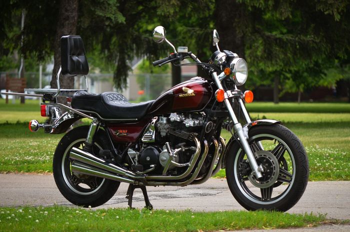 Penampakan Honda CB900C Custom