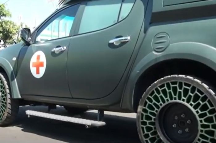 Ban tanpa udara bikinan Politeknik TNI AD