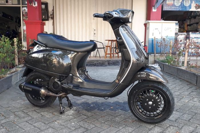 Modifikasi Vespa Full Carbon Kevlar