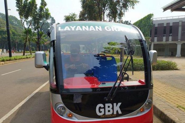 Kini hadir mobil shuttle yang siap mengantar pengunjung Gelora Bung Karno (GBK) keliling