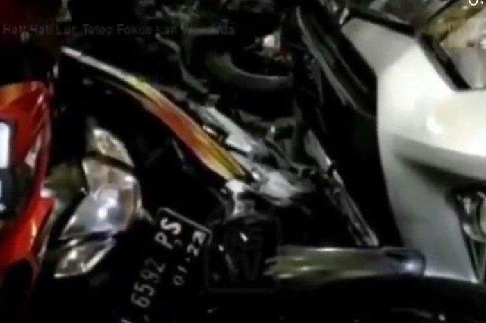Kondisi motor-motor dan toyota Calya yang ditubruk Honda HR-V dari belakang