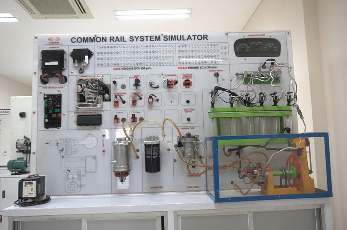 Simulator diesel common rail fuel injection mesin Hino