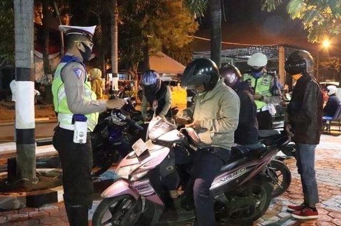 Jajaran Polres Purwakarta saat menggelar Operasi Patuh Lodaya 2020