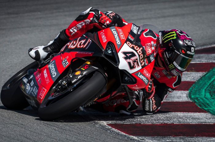 Scott Redding meraih pole position di WSBK Spanyol 2020 (1/8), kalahkan Jonathan Rea dengan selisih waktu tipis