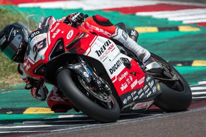 Marco Melandri bersama Ducati Panigale V4 R 