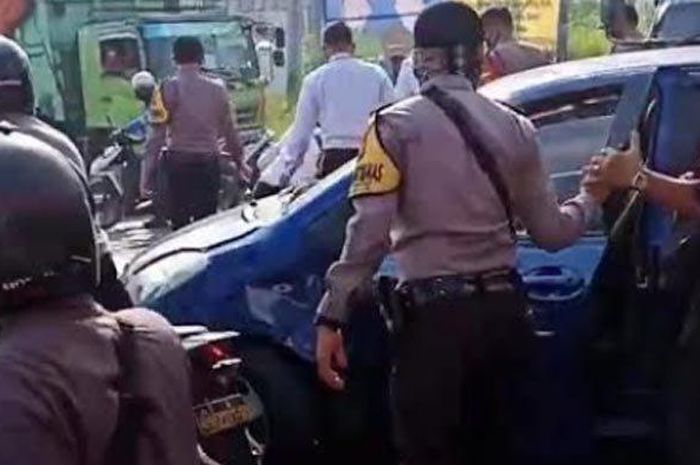 Toyota Yaris yang terlibat kejar-kejaran dengan polisi di Gresik, Jawa Timur pada Minggu (2/8/2020)