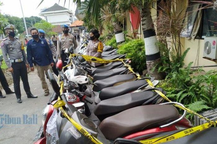Satuan Lalu Lintas Polres Klungkung mengamankan 55 sepeda motor dan 1 mobil terkait balapan liar di Jalan By Pass Ida Bagus Mantra, tepatnya di wilayah Watu Klotok, Rabu (5/8/2020). 