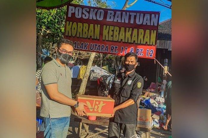Komunitas HCI Kalimantan Selatan ( Kalsel ) beri bantuan secara simbolis untuk korban kebakaran di Alakak, Banjarmasin.