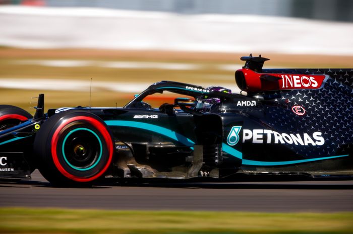 Lewis Hamilton tercepat di FP2 F1 70th Anniversary
