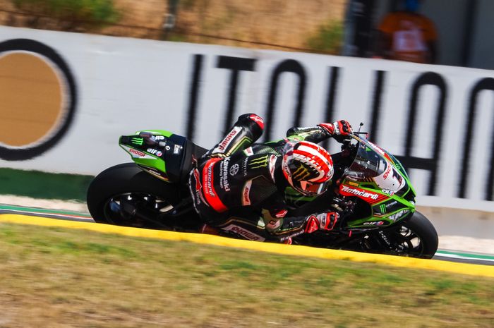 Jonathan Rea menang race 1 WorldSBK Portugal