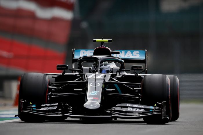 Valtteri Bottas raih pole di F1 70th Anniversary