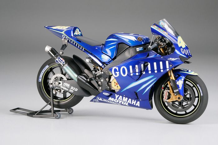 sosok Tamiya Yamaha YZR-M1 2004