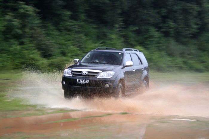 Harga Toyota Fortuner 2008 bekas