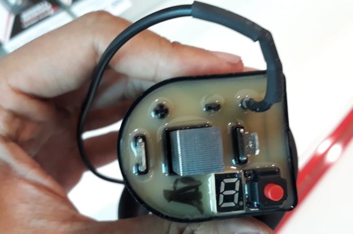 Pengapian diatur memakai tombol di koil