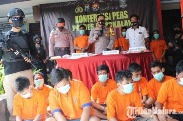  Kapolres Bangkalan AKBP Rama Samtama Putra menggelar Pers Rilis Ungkap Kasus Penyalahgunaan Narkoba periode 2 Juli - 9 Agustus 2020, Kamis (13/8/2020) 