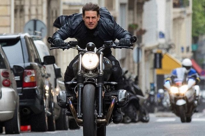  Tom Cruise sampai frustasi karena motor puluhan miliar meledak dan terbakar saat syuting Film Mission: Impossible 7
