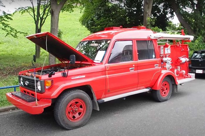 Toyota Land Cruiser dimotif jadi mobil pemadam kebakaran
