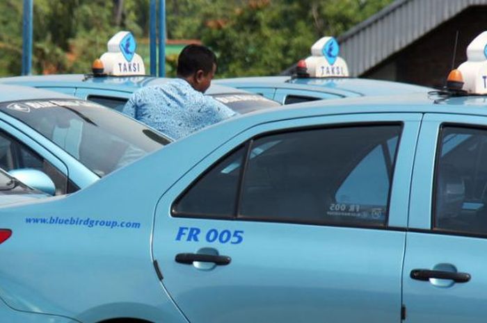 Salag satu sopir taksi Bluebird