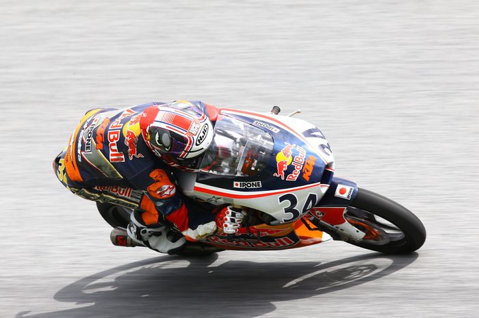 Mario S.A dalam aksinya di event Red Bull Rookies MotoGP Austria 2020
