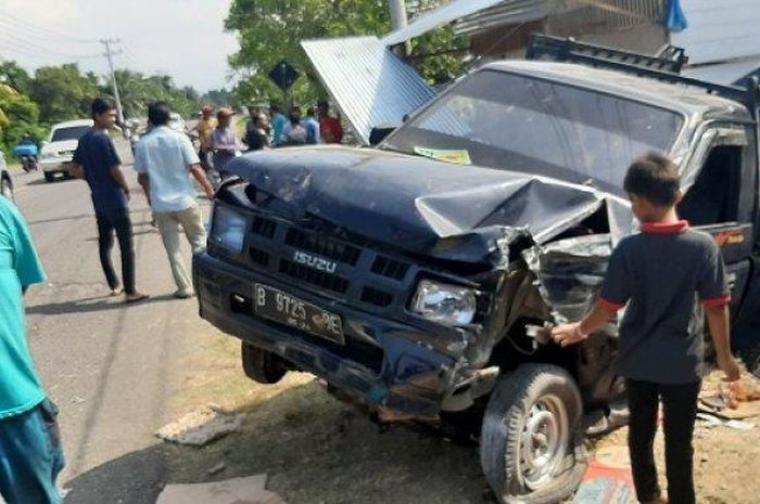 Kondisi Isuzu Panther yang hantam Honda BeAT hingga membuat ayah dan anak tewas terseret di kolong