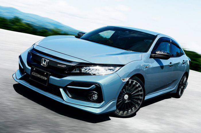 Honda Civic pakai body kit Mugen