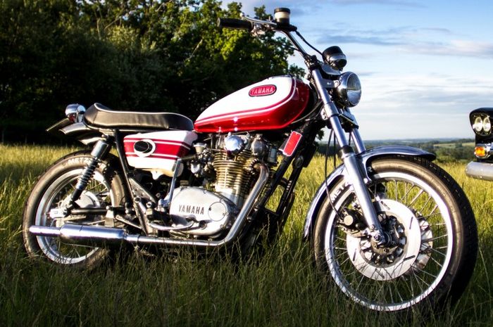 Yamaha XS650 ala motor Inggris 60an