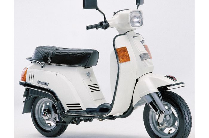 sosok Suzuki Gemma 125 yang mirip Vespa PX