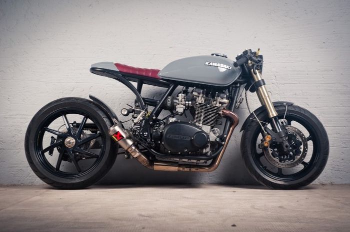 Kawasaki KZ750 Twin cafe racer garapan STG Tracker