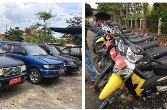 Toyota Kijang kapsul, Isuzu Panther dan motor dinas Pemkab yang sudah terkumpul dan siap dilelang