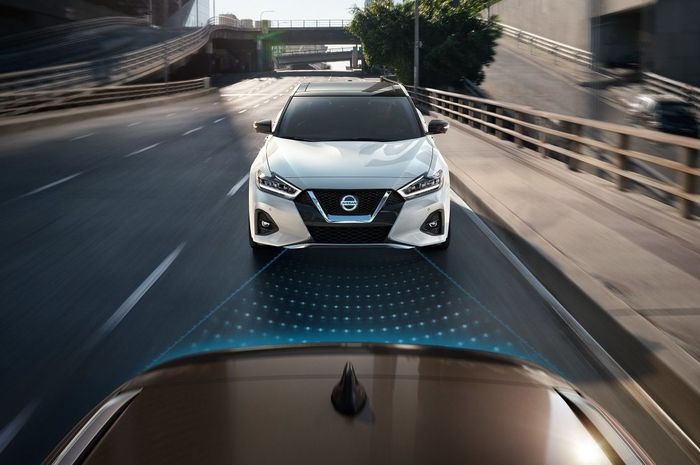Nissan pamer dua teknologi 'Anti Nabrak' mereka yaitu Intelligent Forward Collision Warning dan Intelligent Emergency Braking di IOOF 2020 hari ini.