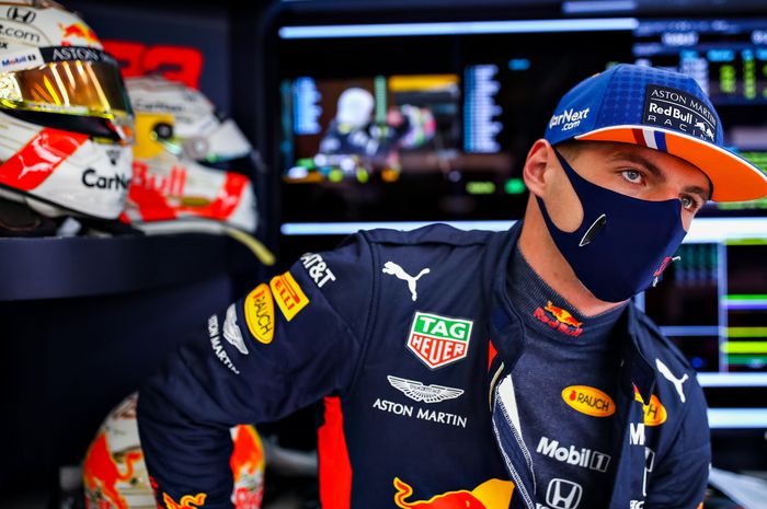 Max Verstappen merasa ada masalah pada mobil tim Mercedes AMG Petronas. 