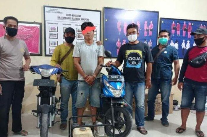 Unit Reskrim Polsek Sampung, Ponorogo berhasil mengamankan BS (34) seorang tersangka kasus pencurian kendaraan bermotor (curanmor) dan mesin diesel 'ethek'.