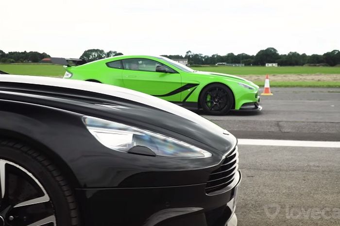 Dua supercar pabrikan Inggris, yakni Aston Martin Vanquish Volante dan Vantage GT12 diadu drag race 402 meter. Mana yang terkencang?