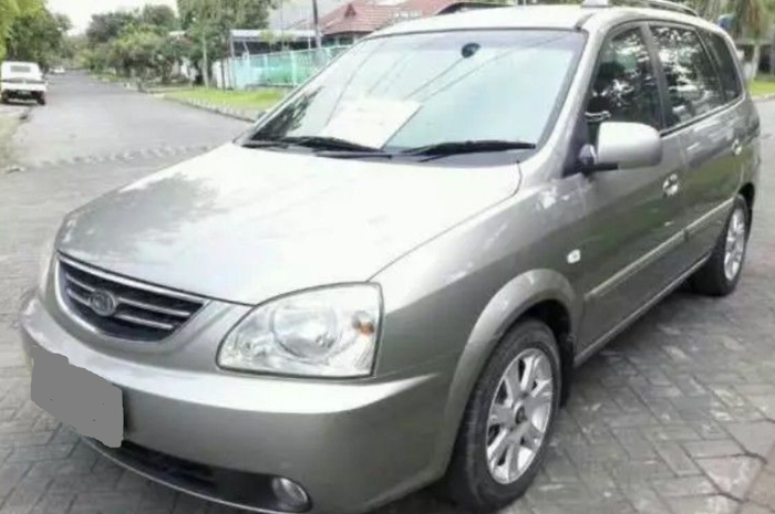 Kia Carens Bekas 
