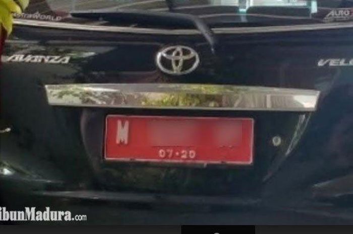 Salah satu Toyota Avanza Dinas Pemkab Sumenep yang menunggak Pajak